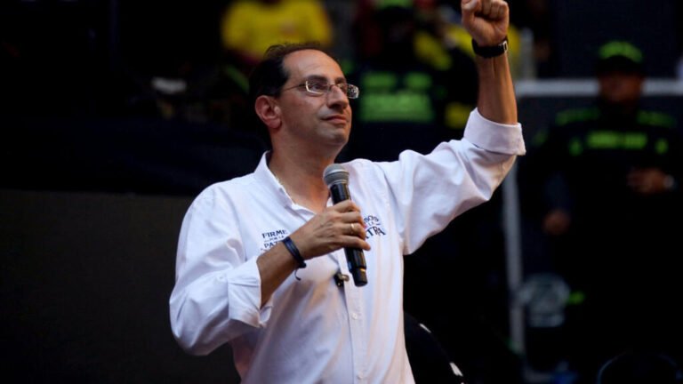 José Manuel Restrepo, el exministro y académico que busca la Vicepresidencia de Colombia