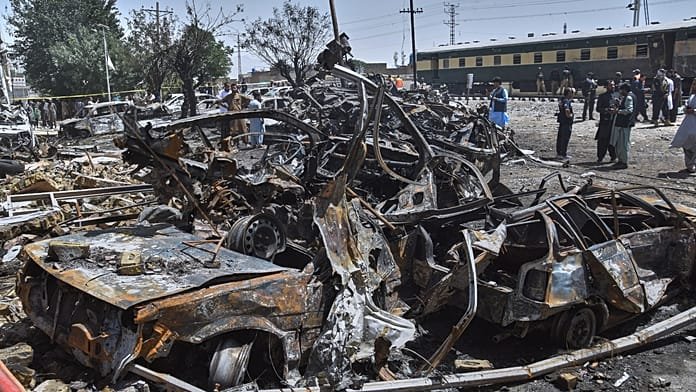 Al menos 24 muertos en un atentado contra un tren en Pakistán