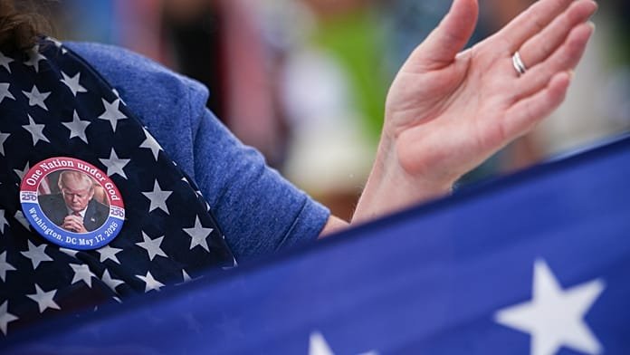 Miles se reúnen en Washington en un acto de oración apoyado por Trump