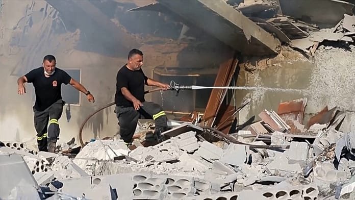 Bombardeo israelí mata a 4 e hiere a 33 en el sur de Líbano pese al frágil alto el fuego
