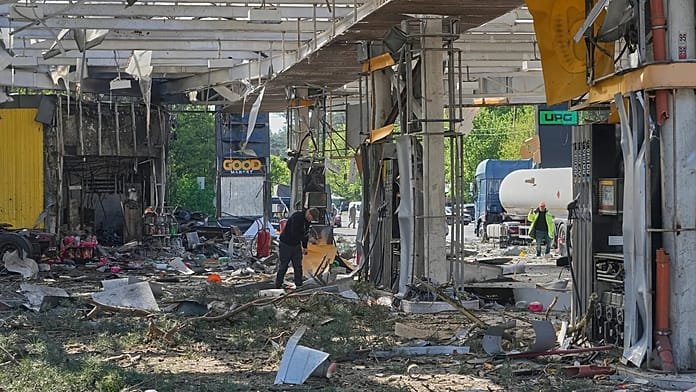 Un ataque masivo de Rusia deja 24 muertos y decenas de desaparecidos en Ucrania