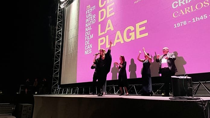 Jeanette revive en Cannes el tema de culto de la película '¿Por qué te vas?'