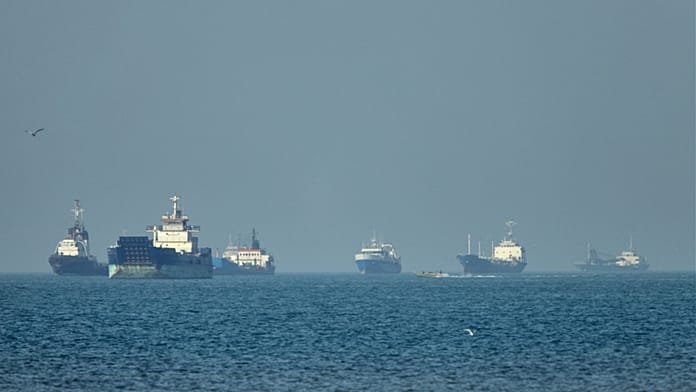 EE UU afirma que la tregua con Irán se mantiene mientras espera respuesta a su plan de alto el fuego