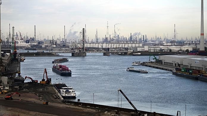 El gigante naviero MSC abre una nueva ruta comercial para evitar el estrecho de Ormuz