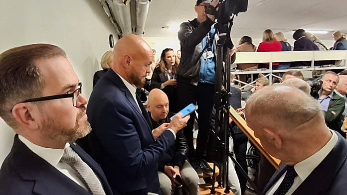 Un vídeo muestra a lituanos refugiados en un aparcamiento subterráneo durante una alerta de drones
