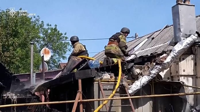 Ataque ruso en Sumy hiere a 6 personas en una ofensiva masiva de drones en Ucrania