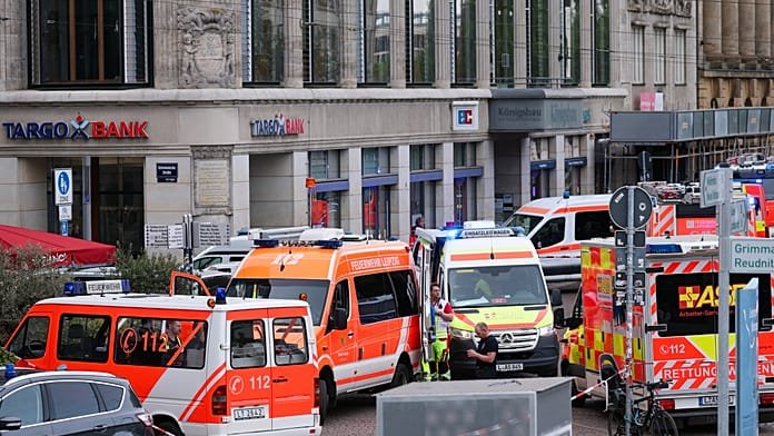 Dejan flores y velas en Leipzig tras el atropello mortal con coche