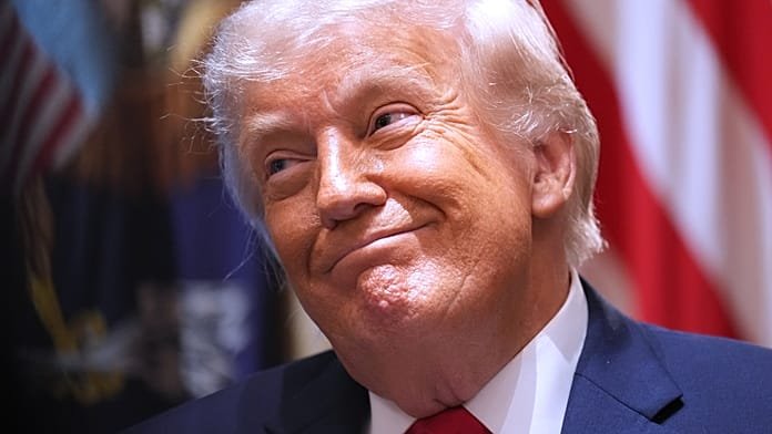 Trump sigue con un "excelente estado de salud", pero debe perder peso