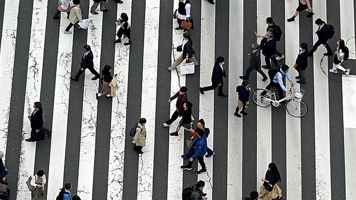 Un hombre desata el caos en Tokio al rociar al menos a 20 personas con una sustancia irritante