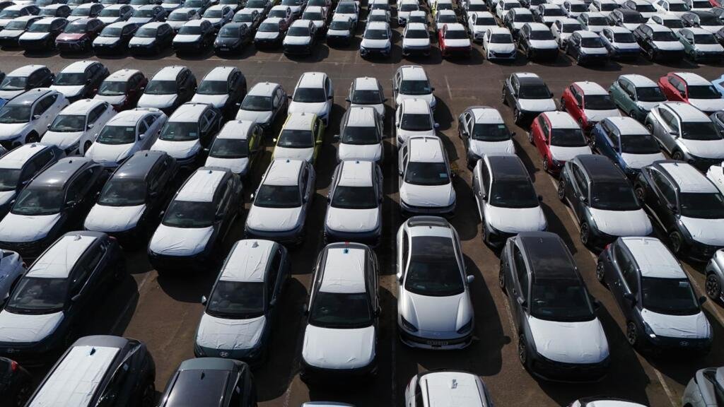 Trump anuncia que la próxima semana aumentará al 25% los aranceles para los automóviles de la UE