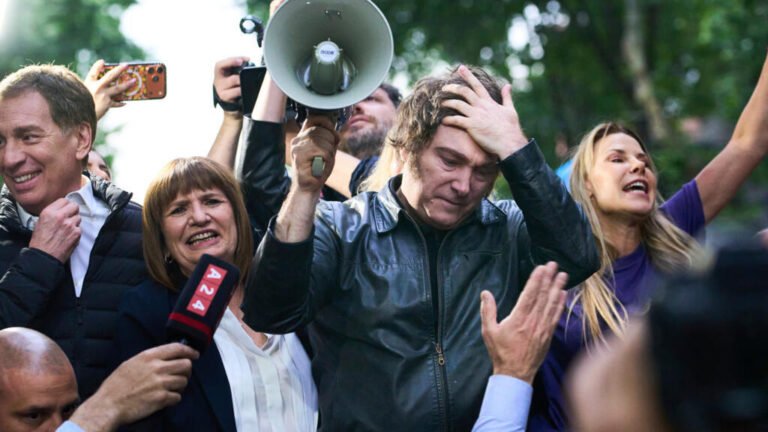 ¿Se desgasta la era Milei? Crece la desaprobación en Argentina