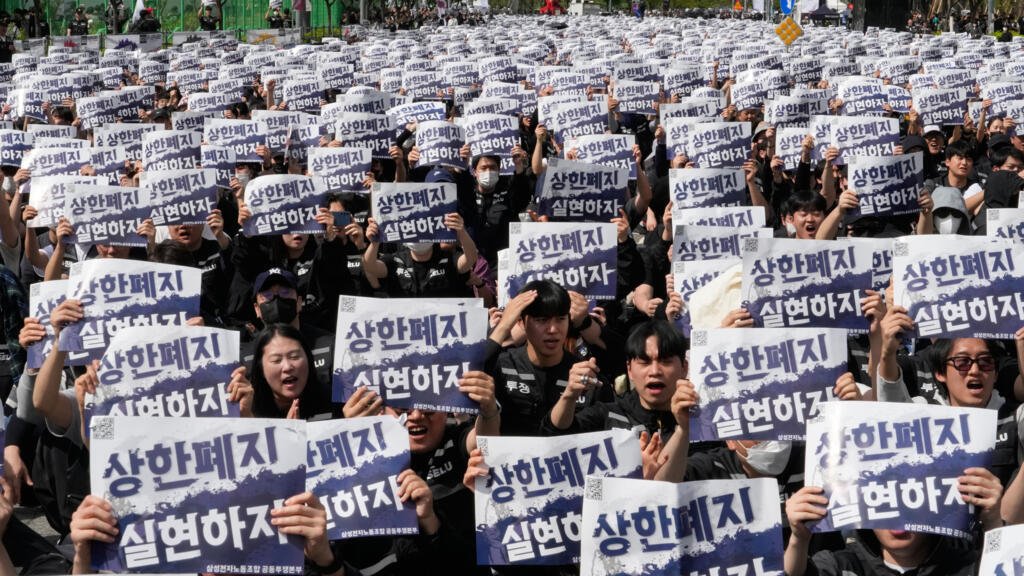 Samsung supera el billón de dólares mientras enfrenta protestas laborales en Corea del Sur