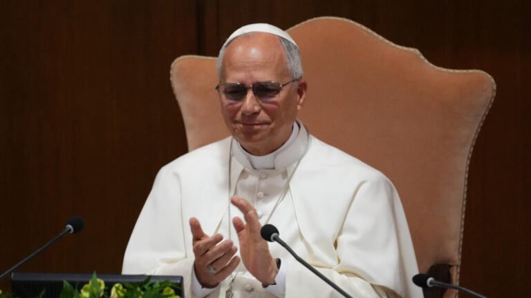 "No basta con invocar la ética": León XIV pide regular la IA en su primera encíclica papal