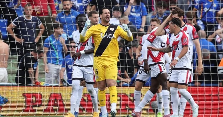 Rayo Vallecano, el club humilde de Madrid que tiene a dos argentinos como emblemas y va por la primera final europea de su historia