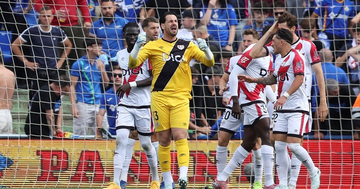 Rayo Vallecano, el club humilde de Madrid que tiene a dos argentinos como emblemas y va por la primera final europea de su historia