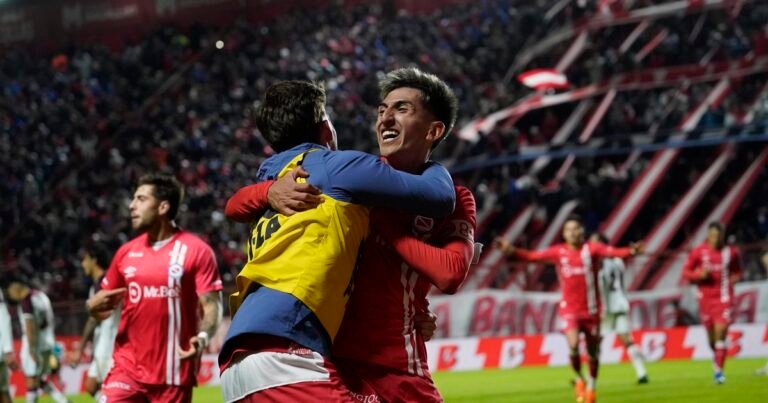 Argentinos vs Huracán, por los cuartos de final del Torneo Apertura, EN VIVO: hora, dónde ver y formaciones probables