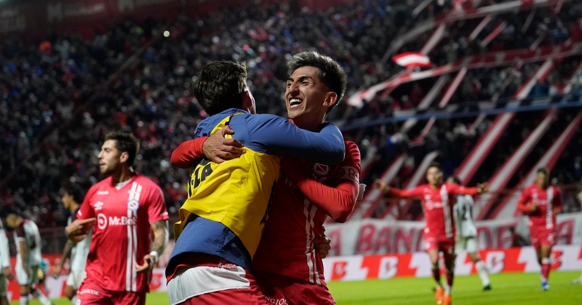 Argentinos vs Huracán, por los cuartos de final del Torneo Apertura, EN VIVO: hora, dónde ver y formaciones probables