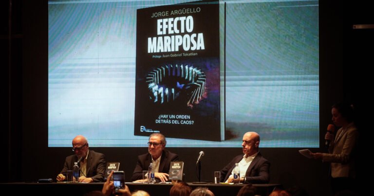 Preguntas inquietantes y angustiantes sobre el caos global en la presentación del nuevo libro de Jorge Argüello: "Efecto Mariposa"