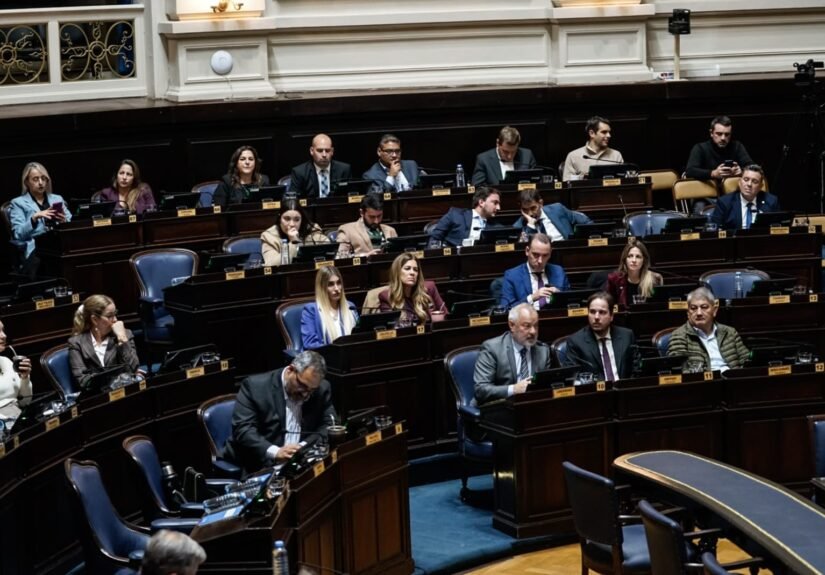 Casi cuatro meses de parálisis: la Cámara de Diputados bonaerense tuvo su primera sesión ordinaria del año