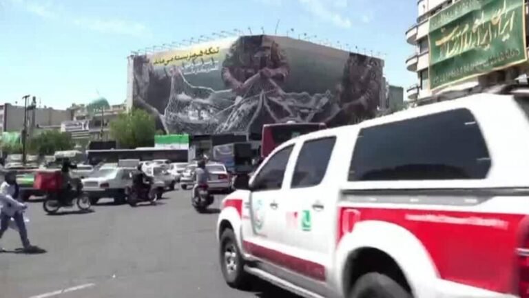 Trump redobla amenazas contra Irán y desafía los límites del Congreso de EE. UU.