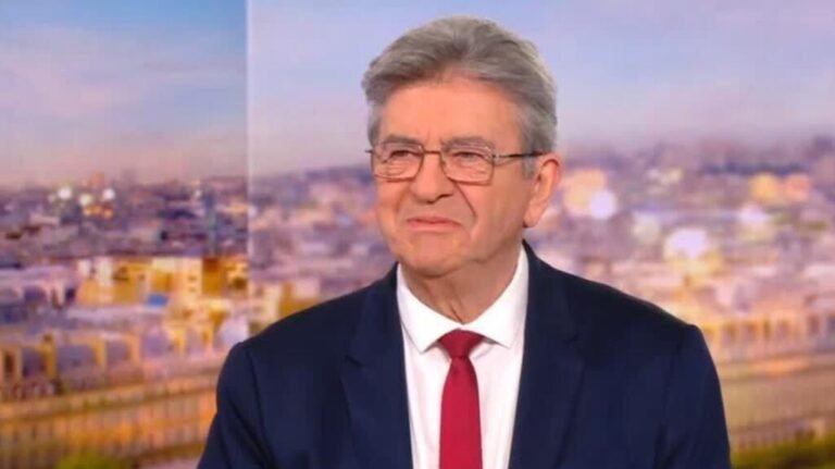 Francia: Jean-Luc Mélenchon anuncia candidatura a las presidenciales de 2027