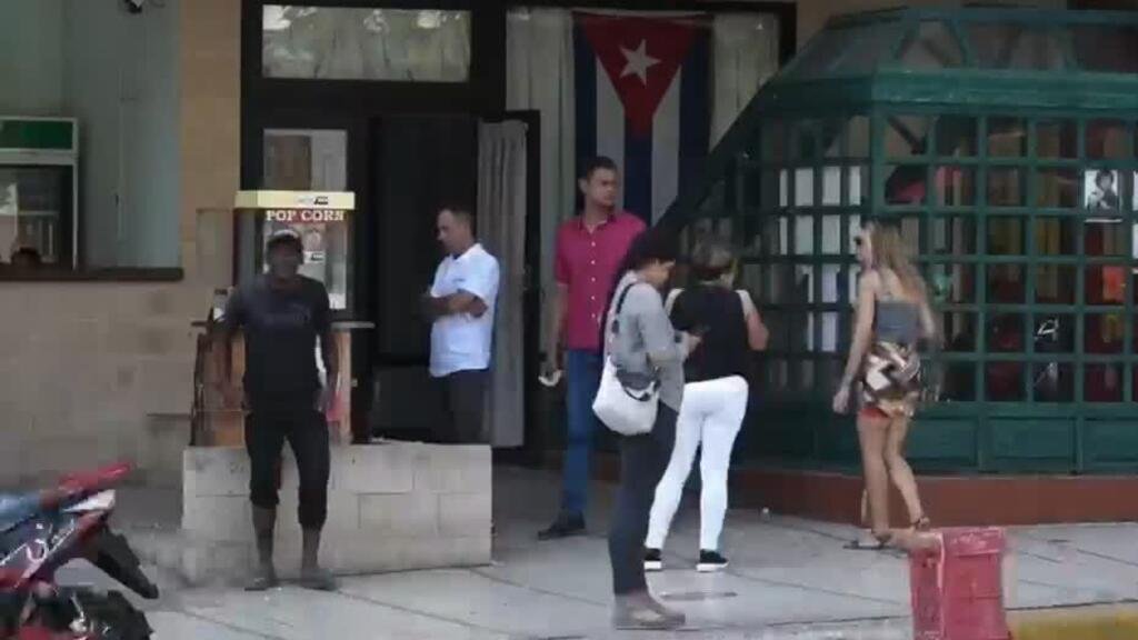 Cuba permitirá inversiones de ciudadanos en el exterior para modernizar su economía