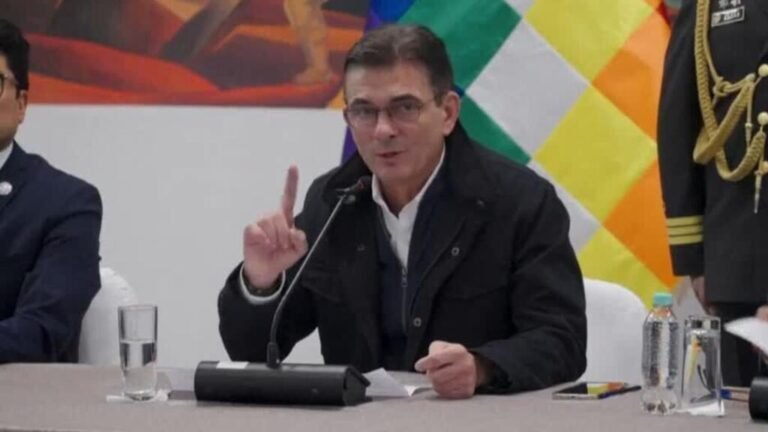 Bolivia: Gobierno expulsa a embajadora colombiana por "injerencia" de Petro