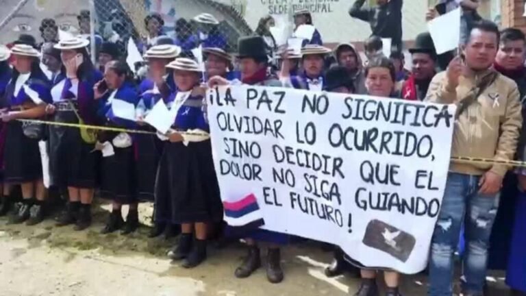 Colombia: al menos seis muertos y 100 heridos en enfrentamientos entre comunidades indígenas