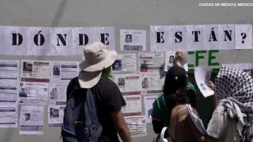 Familiares de desaparecidos irrumpen en la previa del Mundial con una protesta en Ciudad de México