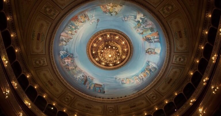 La cúpula del Teatro Colón cumple 60 años: la historia que unió a Raúl Soldi y a Mujica Lainez