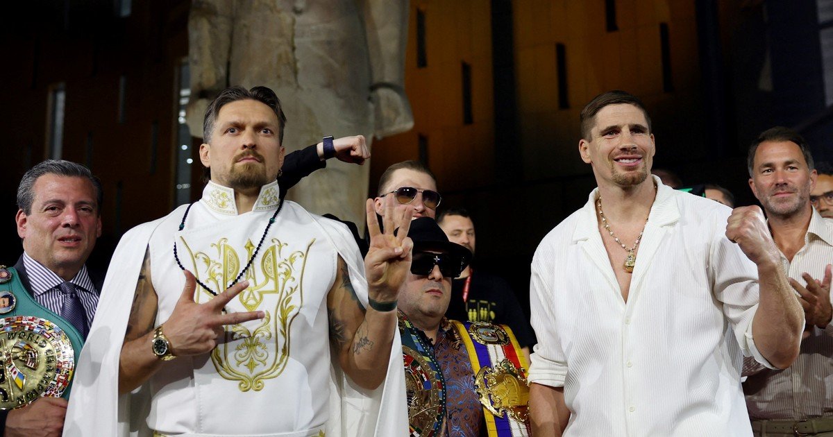 La última aventura de Oleksandr Usyk: el rey de los pesados pelea contra un kickboxer al pie de las pirámides de Egipto