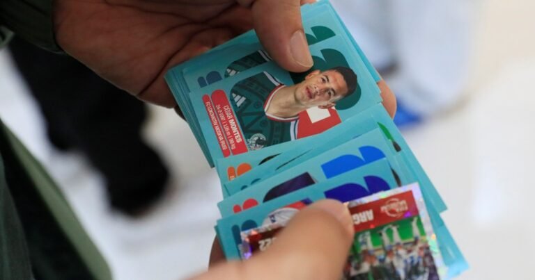 Figuritas del Mundial: si querés que le enseñen algo a tu hijo, no hagas esto