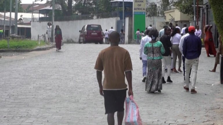 Nueva cepa de ébola en RDC deja 88 muertos y llega a Goma, bastión del M23