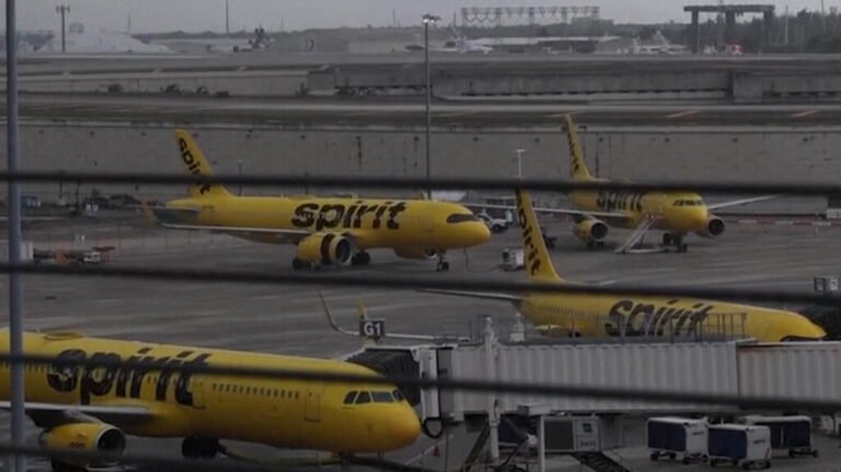 Spirit Airlines anuncia cierre de gradual de operaciones y cancela todos sus vuelos