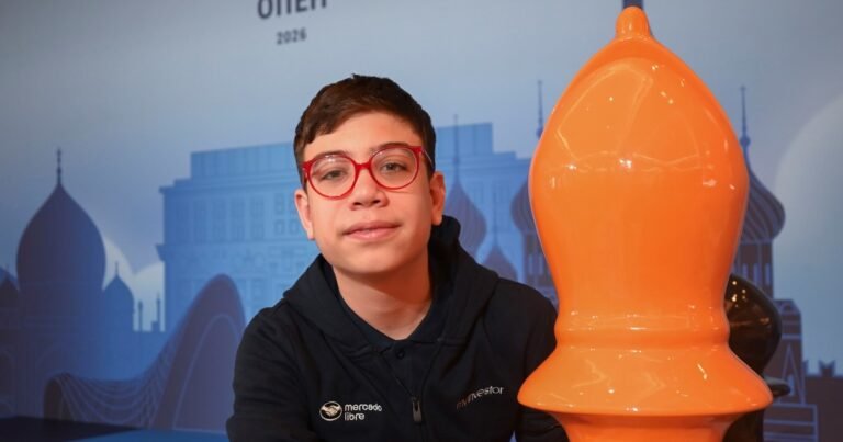 Faustino Oro, enorme: se convirtió en el segundo gran maestro más joven de la historia del ajedrez