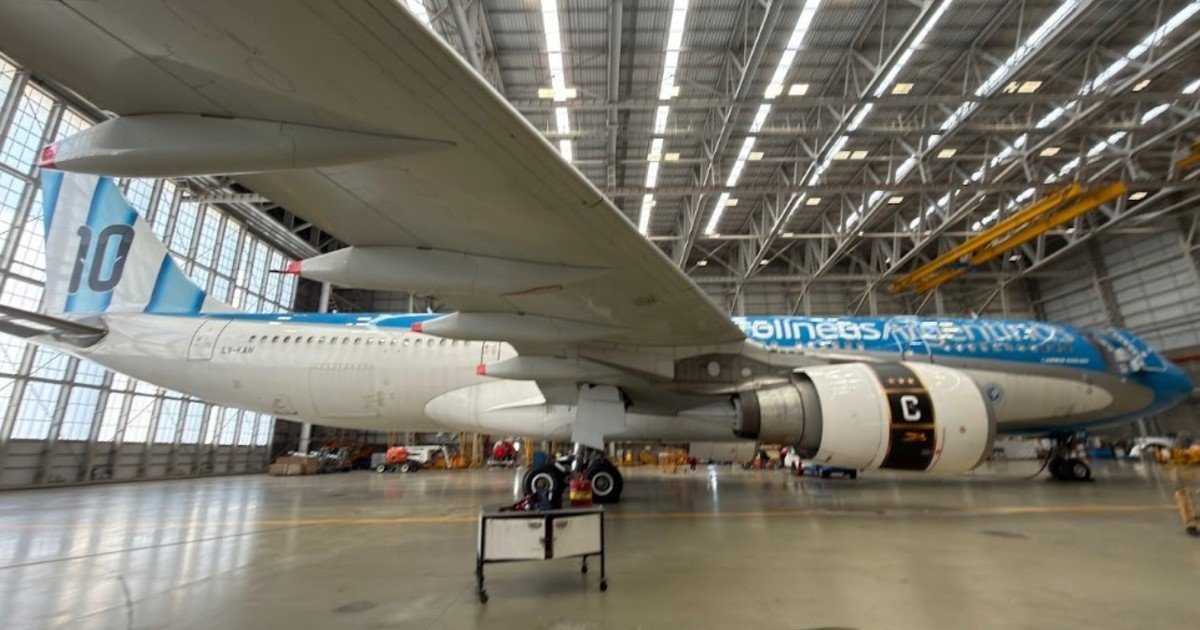 Con guiños a Messi y tres estrellas: Aerolíneas Argentinas presentó el avión de la Selección para el Mundial 2026