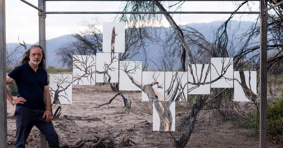 Con carbón de árboles calcinados, Otto Soria hizo una impactante obra de arte