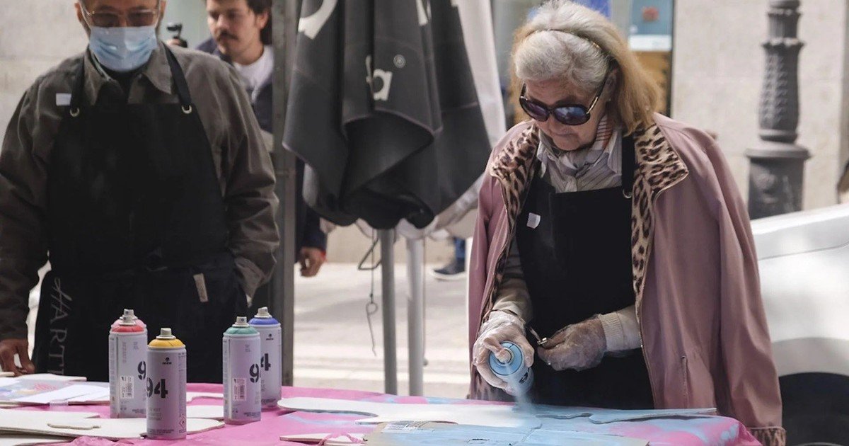 Las abuelas grafiteras de Lavapiés vuelven a pintar Madrid y llenan de memoria un Festival
