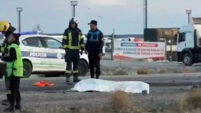 Falleció un motociclista tras colisionar en el ingreso norte a Trelew