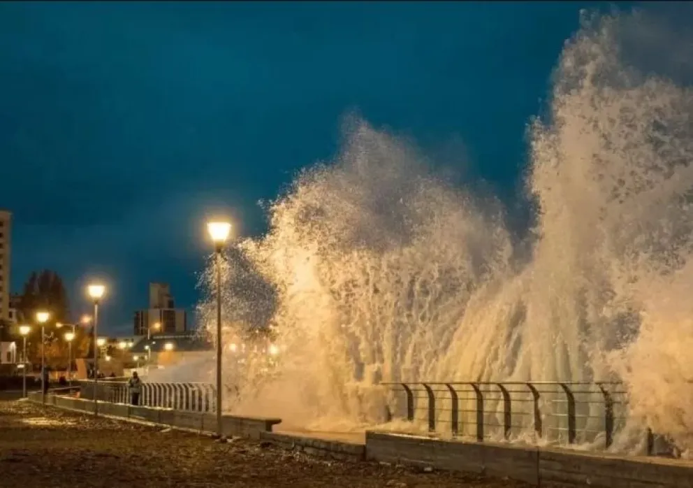 Advierten por una marejada con olas de más de 5 metros
