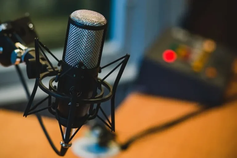 Llega la Semana del Locutor 2026 en Comodoro con foco en el streaming