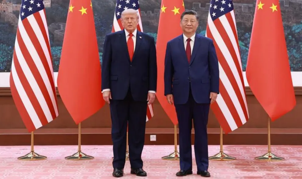 Trump y Xi Jinping sellan acuerdos comerciales en Beijing