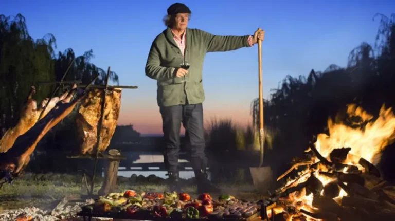 Francis Mallmann inaugurará un restaurante escuela en Alto Río Senguer destinado a la capacitación de jóvenes