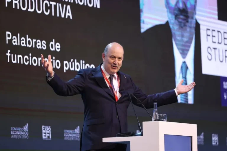 El Gobierno propone habilitar sociedades de inteligencia artificial en el país