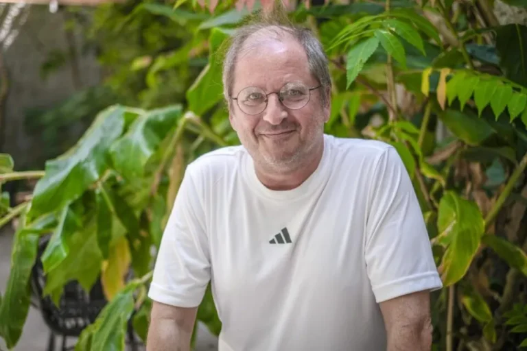 El escritor Martín Kohan encabezará la 3° Feria Regional del Libro en Sarmiento