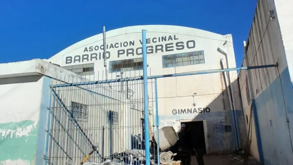 Avanza la reconstrucción del gimnasio de barrio Progreso