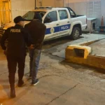 Tenía pedido de captura y lo encontraron en el barrio de Las Américas