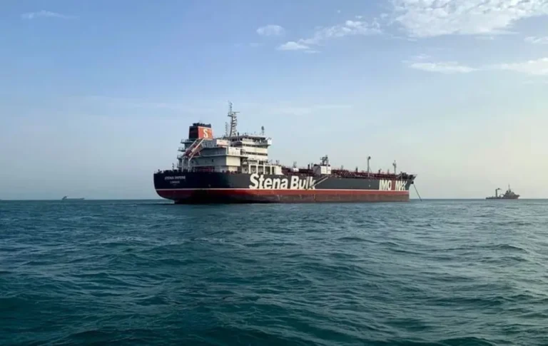 Conflicto en el estrecho de Ormuz: Irán acusa a Estados Unidos de arriesgar la navegación