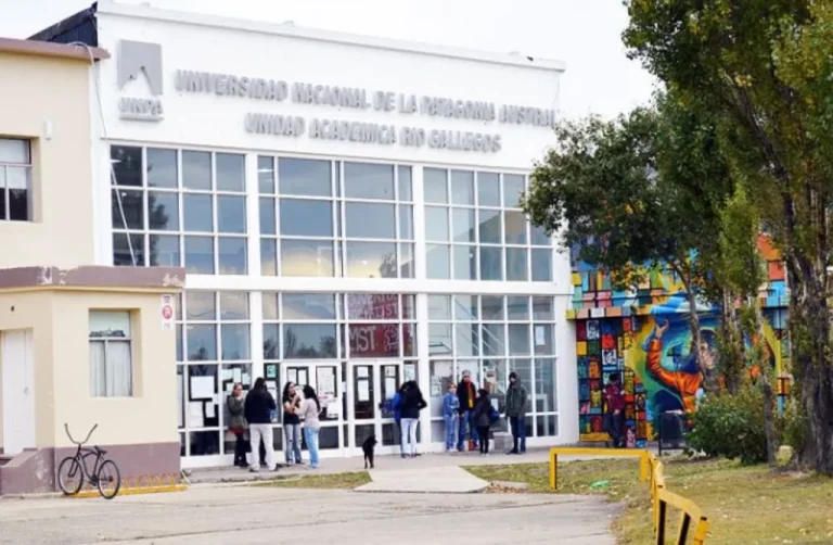 Conmoción en Río Gallegos: un empleado no docente apuñaló a un estudiante dentro de la UNPA
