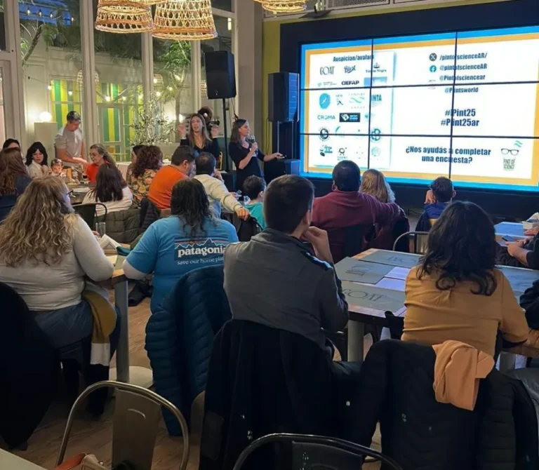 La ciencia se vive en los bares: vuelve "Pint of Cience" a Trelew y llega por primera vez a Puerto Madryn